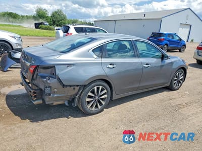 Trzecie zdjęcie samochodu z tyłu: 2017 NISSAN ALTIMA 2.5 SV VIN:1N4AL3AP8HC283109 - miniatura