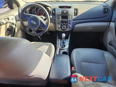 Zdjęcie 8 z 12 samochodu: 2010 KIA FORTE EX VIN:KNAFU4A21A5273276 - miniatura