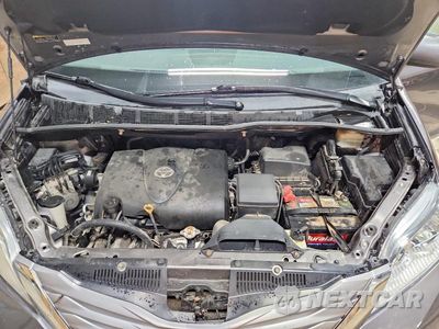 Zdjęcie 12 z 13 samochodu: 2017 TOYOTA SIENNA XLE 7-PASSENGER VIN:5TDDZ3DC8HS166112 - miniatura