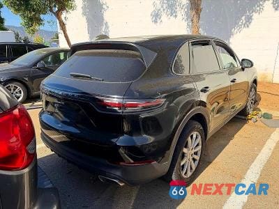 Czwarte zdjęcie samochodu z boku: 2021 PORSCHE CAYENNE VIN:WP1AA2AY9MDA03803 - miniatura
