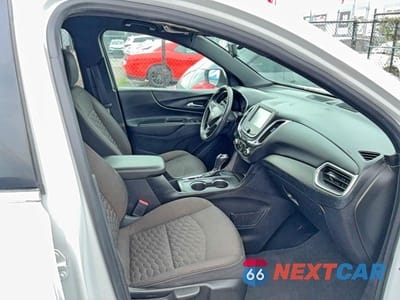 Piąte zdjęcie samochodu w środku: 2018 CHEVROLET EQUINOX LT VIN:2GNAXJEV7J6117889 - miniatura