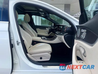 Piąte zdjęcie samochodu w środku: 2017 MERCEDES-BENZ E 300 VIN:WDDZF4JB5HA048053 - miniatura