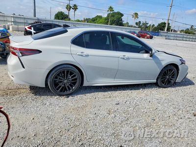 Trzecie zdjęcie samochodu z tyłu: 2022 TOYOTA CAMRY XSE VIN:4T1K61AK5NU031575 - miniatura