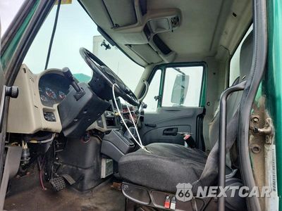 Piąte zdjęcie samochodu w środku: 2009 INTERNATIONAL 4300 BOX TRUCK VIN:1HTMMAALX9H046599 - miniatura