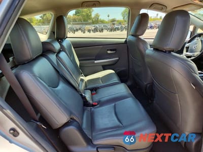 Zdjęcie 10 z 13 samochodu: 2014 TOYOTA PRIUS V TWO VIN:JTDZN3EU0E3363328 - miniatura