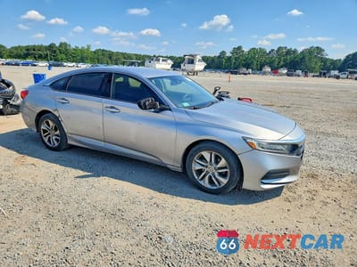 Czwarte zdjęcie samochodu z boku: 2019 HONDA ACCORD LX VIN:1HGCV1F18KA136413 - miniatura