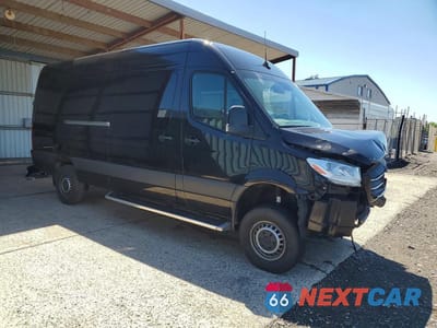 Czwarte zdjęcie samochodu z boku: 2024 MERCEDES-BENZ SPRINTER 2500 VIN:W1W4NCVY3RT178682 - miniatura