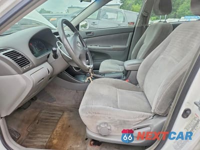 Zdjęcie 7 z 12 samochodu: 2002 TOYOTA CAMRY LE VIN:JTDBE32K320007733 - miniatura