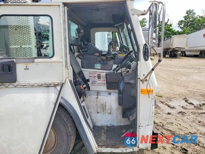 Zdjęcie 6 z 10 samochodu: 2009 MACK LEU600 REFUSE TRUCK VIN:1M2AU02C79M003138 - miniatura