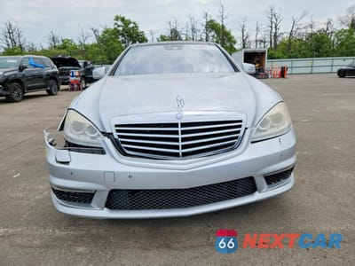 Piąte zdjęcie samochodu w środku: 2010 MERCEDES-BENZ S 63 AMG VIN:WDDNG7HB9AA295908 - miniatura