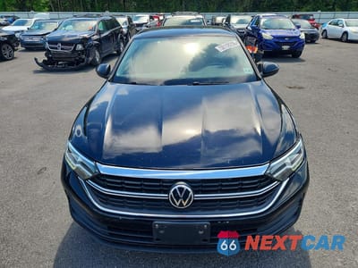 Piąte zdjęcie samochodu w środku: 2023 VOLKSWAGEN JETTA S VIN:3VW5M7BU9PM005589 - miniatura