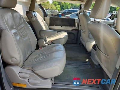 Zdjęcie 11 z 13 samochodu: 2012 TOYOTA SIENNA XLE 8-PASSENGER VIN:5TDYK3DC8CS190862 - miniatura