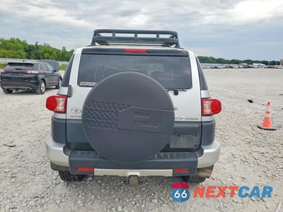Zdjęcie 6 z 13 samochodu: 2007 TOYOTA FJ CRUISER BASE VIN:JTEBU11F770012013 - miniatura
