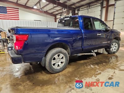 Trzecie zdjęcie samochodu z tyłu: 2018 NISSAN TITAN SV VIN:1N6AA1C59JN506586 - miniatura