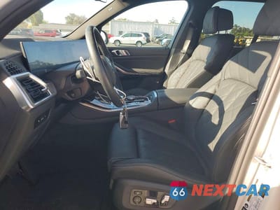 Zdjęcie 7 z 13 samochodu: 2025 BMW X5 XDRIVE40I VIN:5UX23EU07S9Y56982 - miniatura