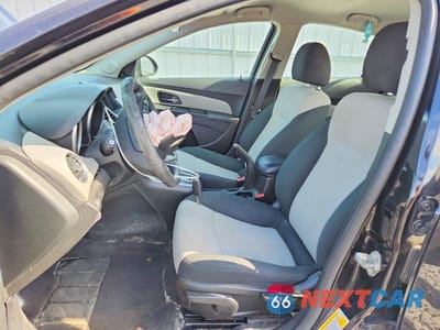 Zdjęcie 7 z 12 samochodu: 2011 CHEVROLET CRUZE LS VIN:1G1PC5SHXB7177969 - miniatura