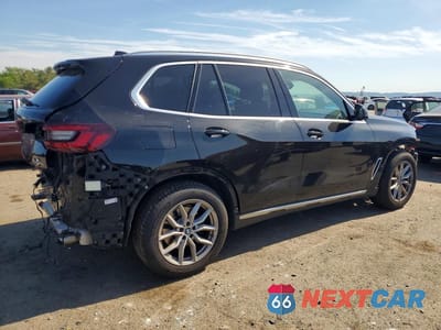 Trzecie zdjęcie samochodu z tyłu: 2021 BMW X5 XDRIVE40I VIN:5UXCR6C07M9E32511 - miniatura