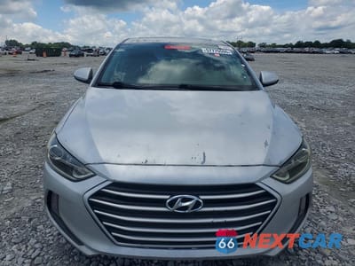 Piąte zdjęcie samochodu w środku: 2018 HYUNDAI ELANTRA VALUE EDITION VIN:5NPD84LF6JH224217 - miniatura
