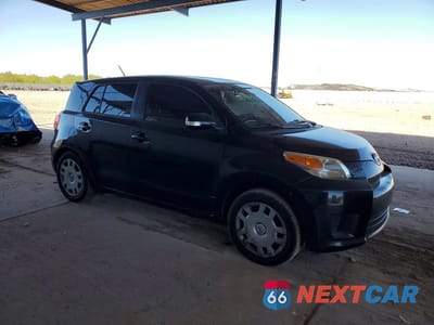 Czwarte zdjęcie samochodu z boku: 2012 SCION XD BASE VIN:JTKKU4B41C1025291 - miniatura