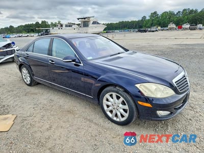Czwarte zdjęcie samochodu z boku: 2008 MERCEDES-BENZ S 550 4MATIC VIN:WDDNG86X28A203598 - miniatura