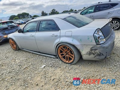Drugie zdjęcie samochodu z przodu: 2006 CHRYSLER 300C SRT-8 VIN:2C3KA73W16H223767 - miniatura