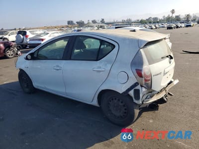 Drugie zdjęcie samochodu z przodu: 2014 TOYOTA PRIUS C THREE VIN:JTDKDTB36E1069718 - miniatura