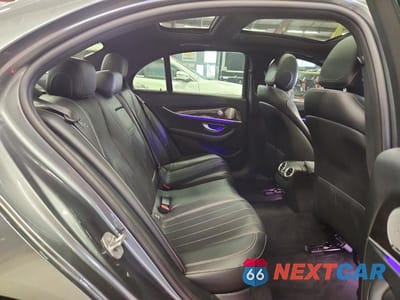 Zdjęcie 10 z 13 samochodu: 2017 MERCEDES-BENZ E 300 4MATIC VIN:WDDZF4KB9HA030976 - miniatura
