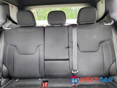 Zdjęcie 10 z 14 samochodu: 2022 JEEP RENEGADE ALTITUDE VIN:ZACNJDE10NPN52415 - miniatura