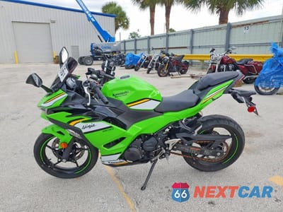 Trzecie zdjęcie samochodu z tyłu: 2025 KAWASAKI EX500 H VIN:ML5EXGH15SDA54653 - miniatura