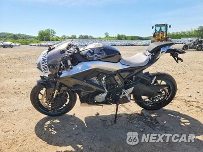 Trzecie zdjęcie samochodu z tyłu: 2025 CF MOTO 675SS VIN:LCEPEVLP6S6000753 - miniatura