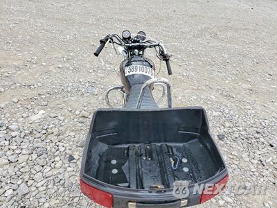 Zdjęcie 6 z 9 samochodu: 1981 HONDA CM400 E VIN:JH2NC0119BM100928 - miniatura