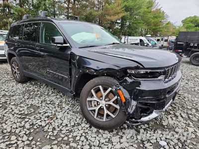 Czwarte zdjęcie samochodu z boku: 2023 JEEP GRAND CHEROKEE L LIMITED VIN:1C4RJKBG3P8858391 - miniatura