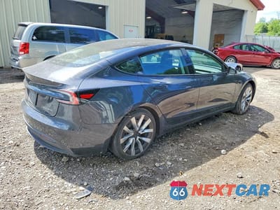 Trzecie zdjęcie samochodu z tyłu: 2024 TESLA 3 VIN:5YJ3E1EB1RF742906 - miniatura