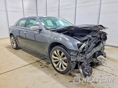 Czwarte zdjęcie samochodu z boku: 2018 CHRYSLER 300 LIMITED VIN:2C3CCAEGXJH136766 - miniatura