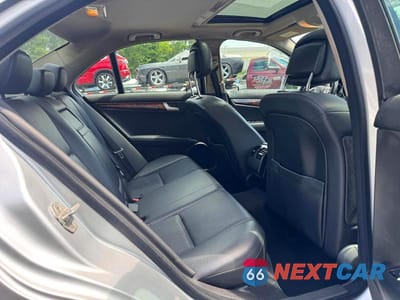 Zdjęcie 7 z 11 samochodu: 2014 MERCEDES-BENZ C 300 4MATIC VIN:WDDGF8AB7EG239514 - miniatura