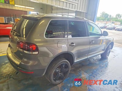 Trzecie zdjęcie samochodu z tyłu: 2008 VOLKSWAGEN TOUAREG 2 V8 VIN:WVGCB77L08D003352 - miniatura