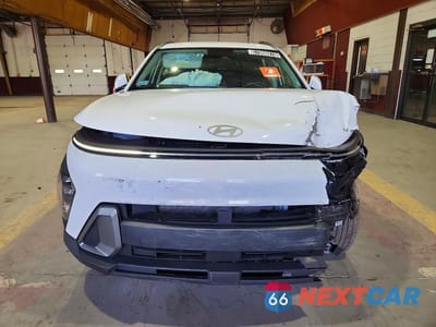 Piąte zdjęcie samochodu w środku: 2025 HYUNDAI KONA SEL VIN:KM8HBCAB9SU287702 - miniatura
