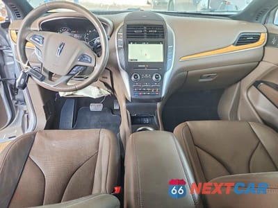 Zdjęcie 8 z 13 samochodu: 2016 LINCOLN MKC RESERVE VIN:5LMTJ3DH0GUJ15074 - miniatura