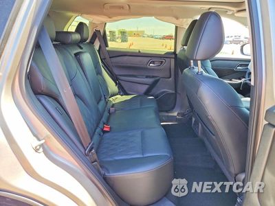 Zdjęcie 10 z 12 samochodu: 2025 NISSAN ROGUE PLATINUM VIN:JN8BT3DD3SW304152 - miniatura