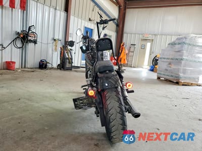 Czwarte zdjęcie samochodu z boku: 2017 HARLEY-DAVIDSON FXDB DYNA STREET BOB VIN:1HD1GXM1XHC309270 - miniatura