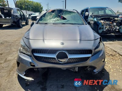 Piąte zdjęcie samochodu w środku: 2019 MERCEDES-BENZ CLA 250 VIN:WDDSJ4EB1KN760151 - miniatura