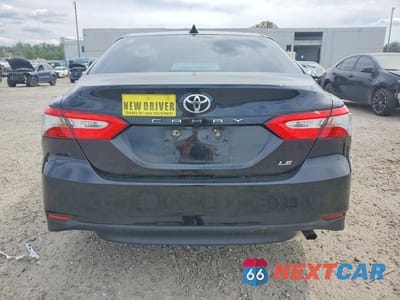 Zdjęcie 6 z 12 samochodu: 2018 TOYOTA CAMRY LE VIN:4T1B11HK1JU091304 - miniatura