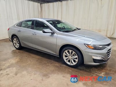 Czwarte zdjęcie samochodu z boku: 2025 CHEVROLET MALIBU LT VIN:1G1ZD5ST8SF122176 - miniatura