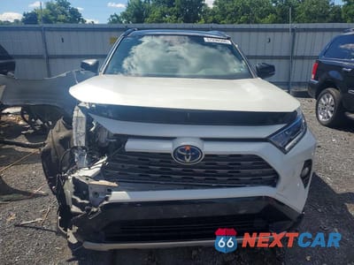 Piąte zdjęcie samochodu w środku: 2020 TOYOTA RAV4 XSE VIN:JTMEWRFV3LD551144 - miniatura