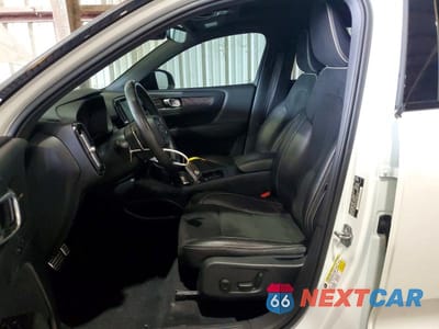Zdjęcie 7 z 12 samochodu: 2019 VOLVO XC40 T5 R-DESIGN VIN:YV4162UM7K2107000 - miniatura