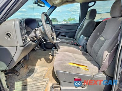 Zdjęcie 7 z 12 samochodu: 2005 CHEVROLET SILVERADO K2500 HEAVY DUTY VIN:1GCHK232X5F900575 - miniatura