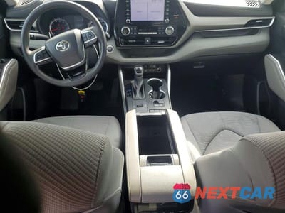 Zdjęcie 8 z 13 samochodu: 2021 TOYOTA HIGHLANDER L VIN:5TDCZRAH0MS531777 - miniatura