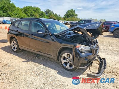 Czwarte zdjęcie samochodu z boku: 2015 BMW X1 SDRIVE28I VIN:WBAVM1C55FV319457 - miniatura