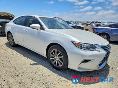 Czwarte zdjęcie samochodu z boku: 2017 LEXUS ES 300H VIN:JTHBW1GG7H2152923 - miniatura