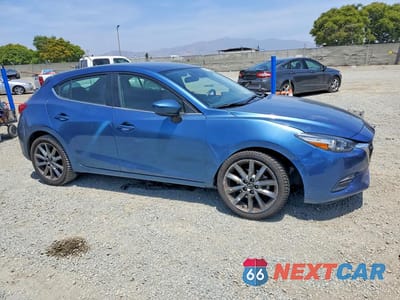 Czwarte zdjęcie samochodu z boku: 2018 MAZDA 3 TOURING VIN:3MZBN1L30JM176578 - miniatura